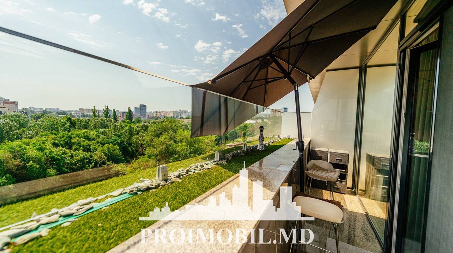 https://images.proimobil.md/y3KYcAfNBDsxEQdbN5RqmyHwyjq2jqzCPlDq-OY9Uuk/watermark:0.75:so:0:30:0.39/resize:fill:1460:816:1/gravity:ce/bG9jYWw6Ly8vZXN0YXRlL2xyLzhiNjMzZjZmLTM5OWItNDI2My1hZDYxLTZlOTQ0ZjlmY2NhNS5qcGVn
