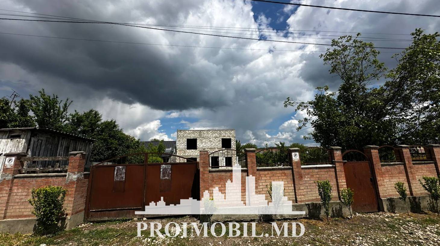 https://images.proimobil.md/y3_YJIHN8km-0K46cft9G6WUMRfv9GHvCASr5A0b-d0/watermark:0.75:so:0:30:0.39/resize:fill:1460:816:1/gravity:ce/bG9jYWw6Ly8vZXN0YXRlL2xyLzc4ZjkwYTEzLWZkOTQtNGExYi05NmE5LTRiOWFhOTNhOGQwMS5qcGVn