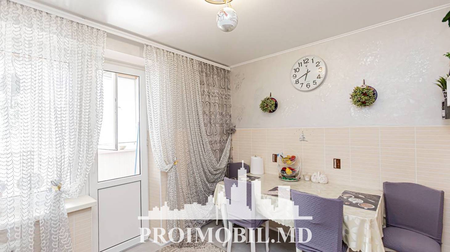 https://images.proimobil.md/y3woDUy-X70de1q93e2rtuEVH0YUPUk_EInjyJDL-CA/watermark:0.75:so:0:30:0.39/resize:fill:1460:816:1/gravity:ce/bG9jYWw6Ly8vZXN0YXRlL2xyLzMzODY1NWM4LTNlNjktNDFhMy1iNTAxLTNlZjIwMGNiN2Q3Mi5qcGVn
