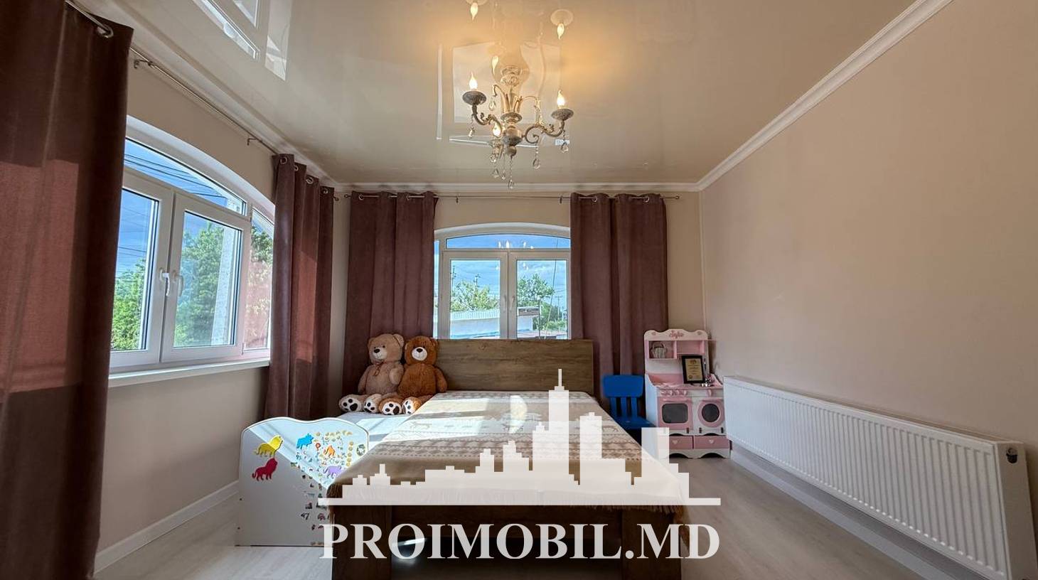 https://images.proimobil.md/y5MYR0q_kZCgh_szKhpLA6wbilYrQk-ImLnYVPxFYxM/watermark:0.75:so:0:30:0.39/resize:fill:1460:816:1/gravity:ce/bG9jYWw6Ly8vZXN0YXRlL2xyLzIyODMwZTQ5LTg4M2MtNDM4NC1hYjA1LTYxY2MwNzA0MjZiYS5qcGVn