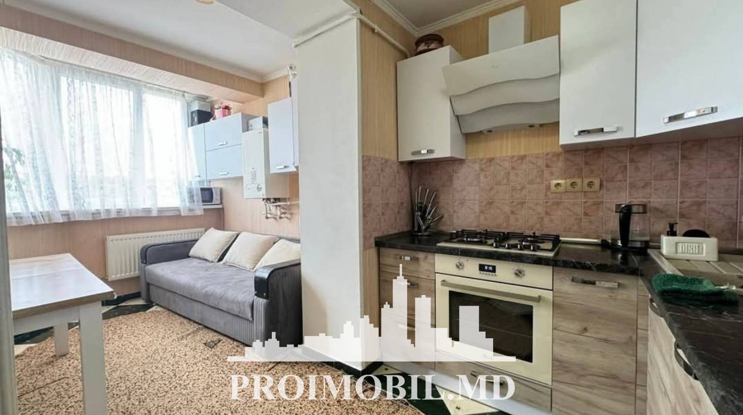 https://images.proimobil.md/y6fxxeBTaA0YVzw2ZNIXvBjGUQDHbS2O0c5m3XcG94I/watermark:0.75:so:0:30:0.39/resize:fill:1460:816:1/gravity:ce/bG9jYWw6Ly8vZXN0YXRlL2xyL2I3ZjUzY2QyLThiM2UtNGFlNi05N2QzLWZiNjYwNTZiOGNlYy5qcGVn