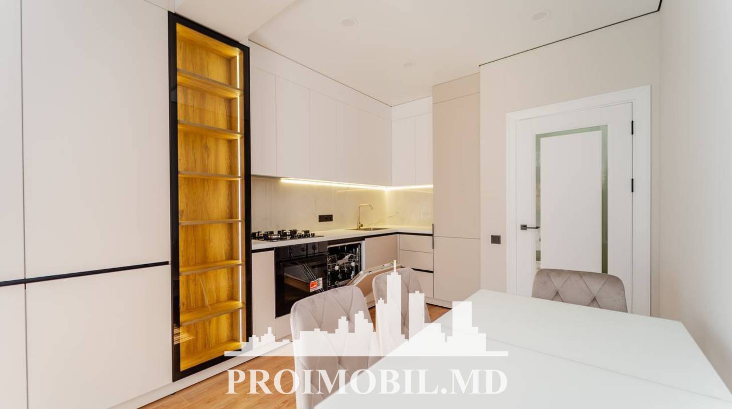 https://images.proimobil.md/yAA0LrAxoooW_o6jPDn6UDPrRzoZNznEQgeri_J-bDI/watermark:0.75:so:0:30:0.39/resize:fill:1460:816:1/gravity:ce/bG9jYWw6Ly8vZXN0YXRlL2xyL2E0ZDY3Y2VmLWRjYWUtNGY5Yi1hNTZlLTllNjIyMWJkOTI1ZS5qcGVn