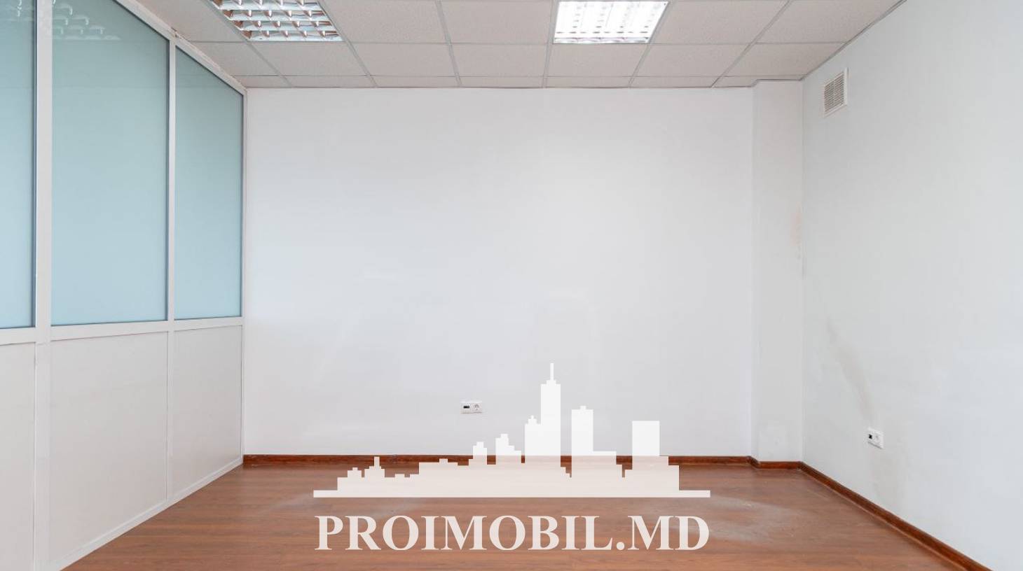 https://images.proimobil.md/yAoje-gUlS3DD7jtAYN7maxd6b4kLSpaFnKpKY0ngPQ/watermark:0.75:so:0:30:0.39/resize:fill:1460:816:1/gravity:ce/bG9jYWw6Ly8vZXN0YXRlL2xyLzRlM2EwNDEyLTY1MGYtNDUwZC04NzM0LWE1Y2U4OWJmOGU4Yy5qcGVn