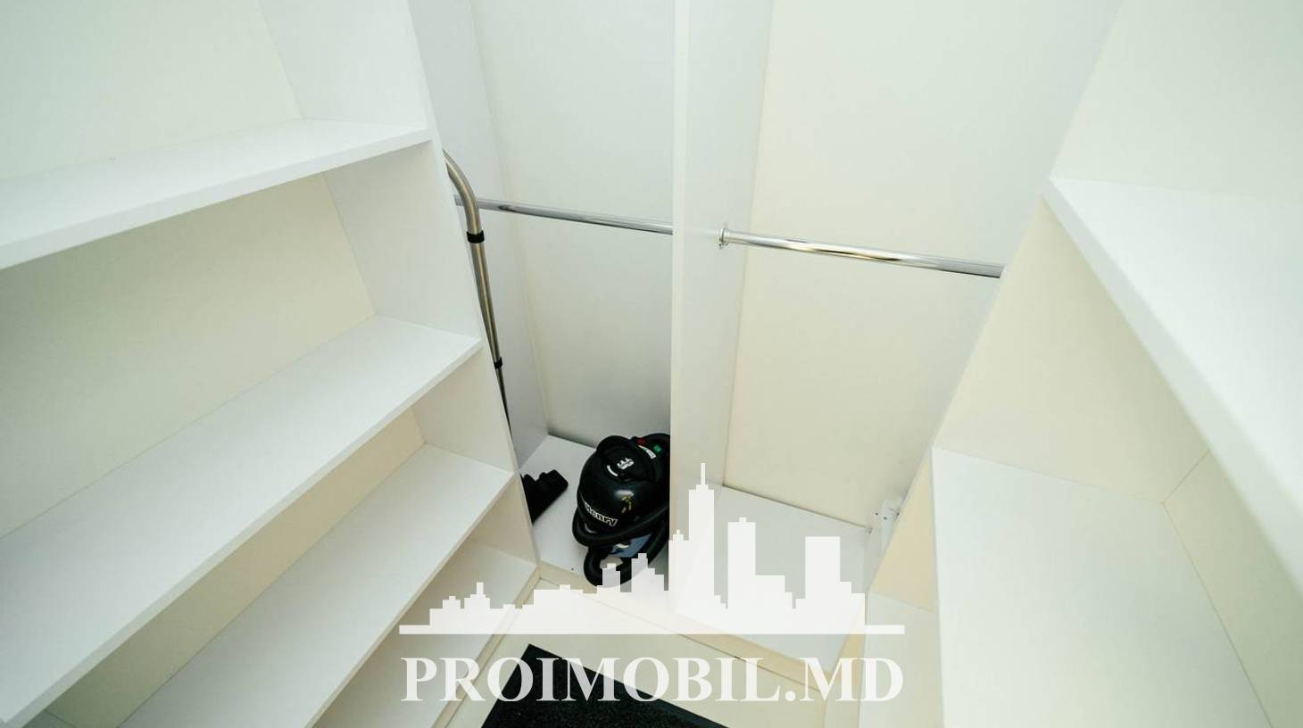https://images.proimobil.md/yBX7fDP30W8lsxaRxFRJlVxHrigSYqdTyJZ2ZLmuA7I/watermark:0.75:so:0:30:0.39/resize:fill:1460:816:1/gravity:ce/bG9jYWw6Ly8vZXN0YXRlL2xyLzk0OGQ1NzlkLWMyNTItNDkwYS1iMjQxLWZkNWFjZTBmOWI0Mi5qcGVn