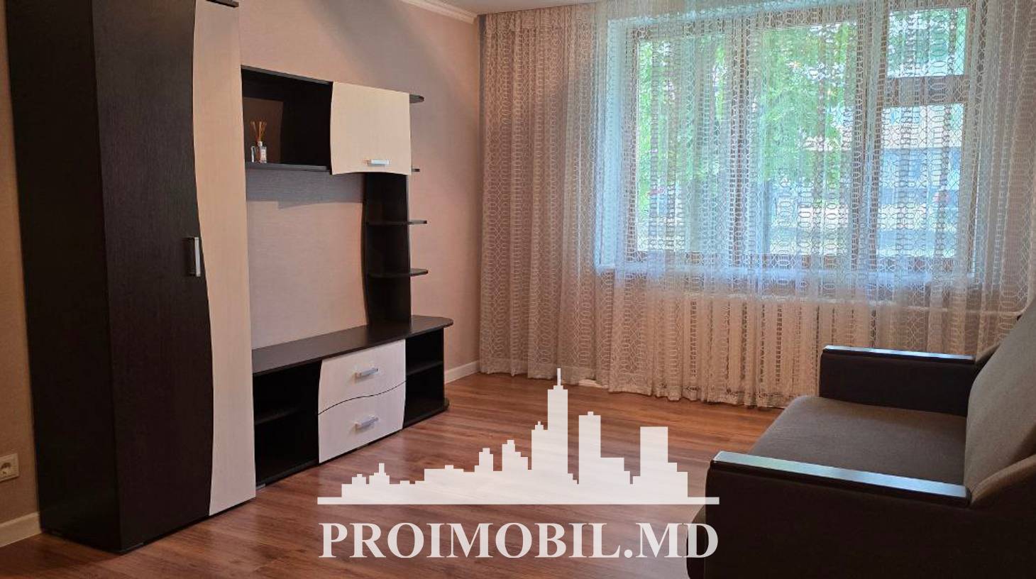 https://images.proimobil.md/yDoZMhMdw9KtTFWCV_W8IRTr8ASLPUVVMoG6Lz_B2n0/watermark:0.75:so:0:30:0.39/resize:fill:1460:816:1/gravity:ce/bG9jYWw6Ly8vZXN0YXRlL2xyL2YwZmI1MTc5LWJlZGItNDE2OS1iNzcyLTk4MjIxZWRjYWQ5MC5qcGVn