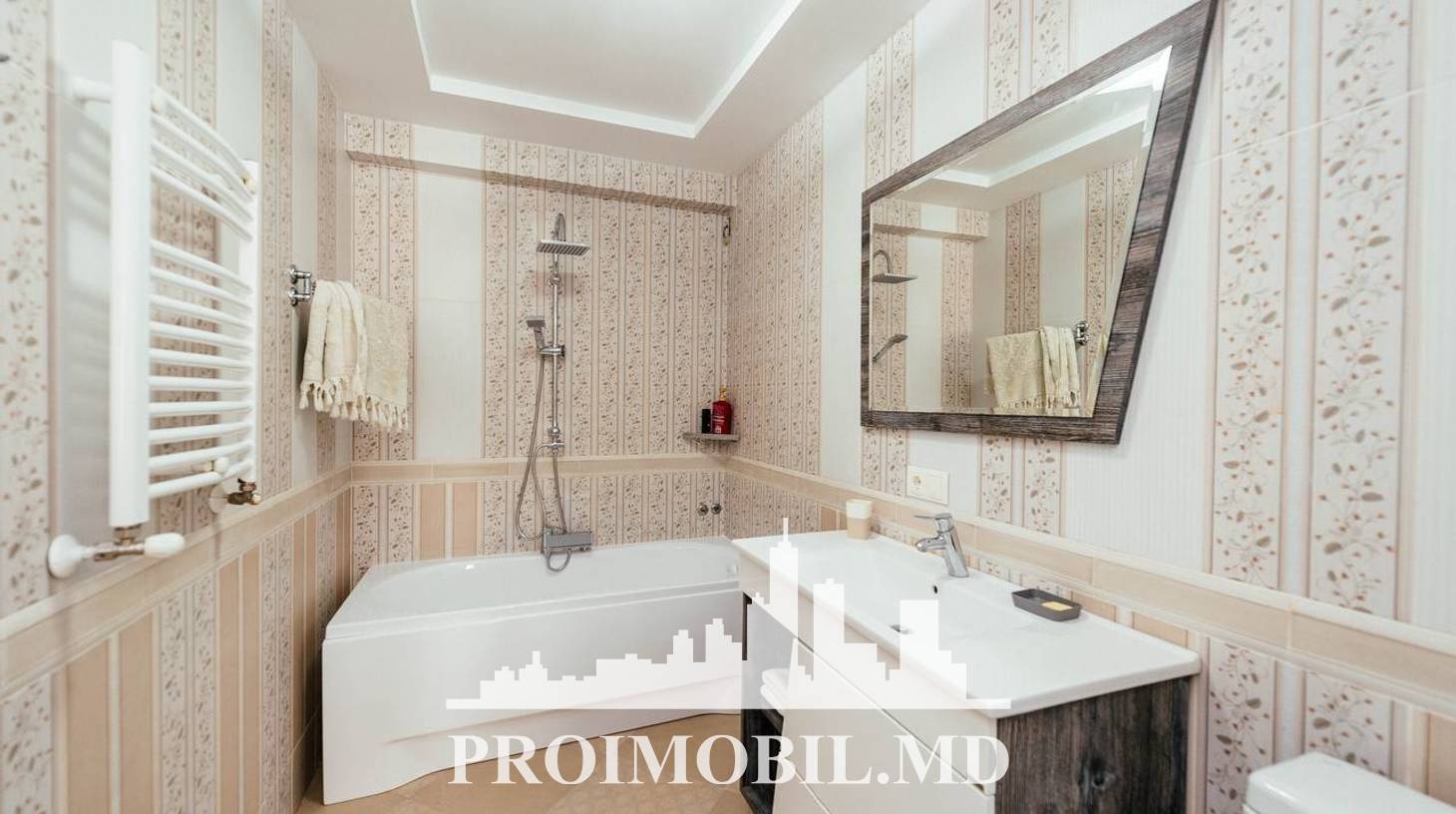 https://images.proimobil.md/yEPqj36hvY5hjdSEKwehBcfujz0tYtRUkgLzxlseT_c/watermark:0.75:so:0:30:0.39/resize:fill:1460:816:1/gravity:ce/bG9jYWw6Ly8vZXN0YXRlL2xyLzBkZWE2ZTQwLWM4ZjgtNDkyNi05N2FlLTMwZmRmZGNlYWUyNy5qcGVn