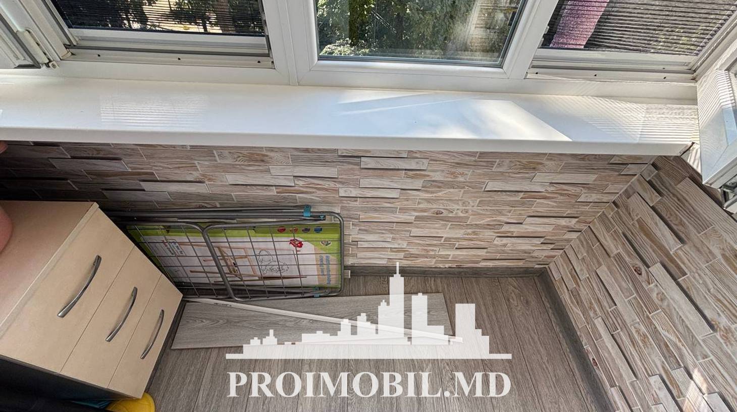 https://images.proimobil.md/yF5RYIUqt6HxIzW5DxOFuXJLbwc2CvS6OLH1I2nw0nQ/watermark:0.75:so:0:30:0.39/resize:fill:1460:816:1/gravity:ce/bG9jYWw6Ly8vZXN0YXRlL2xyLzVhOTA3ZjViLWViMDUtNDVmNi1iYWI2LTkxMDllYzBiMTRhNS5qcGVn