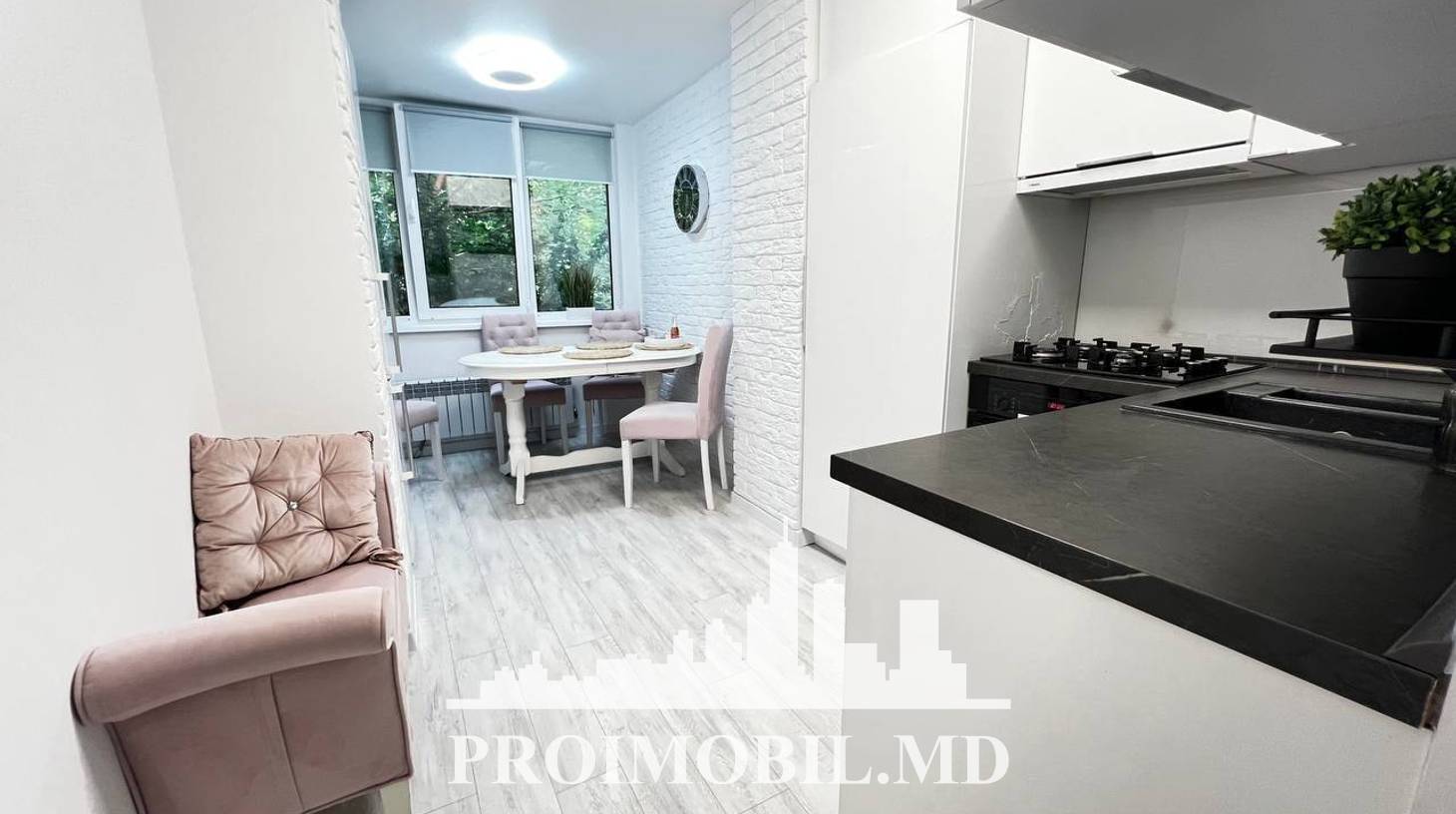 https://images.proimobil.md/yFFnVz56sFX99wrA1fvXgORbzNQYuvZNGaSUCz7C764/watermark:0.75:so:0:30:0.39/resize:fill:1460:816:1/gravity:ce/bG9jYWw6Ly8vZXN0YXRlL2xyLzAwMGEyMTU2LTZjYjItNGQzOC1hNzI5LWQwZTE5ZjM0MjBjZS5qcGVn