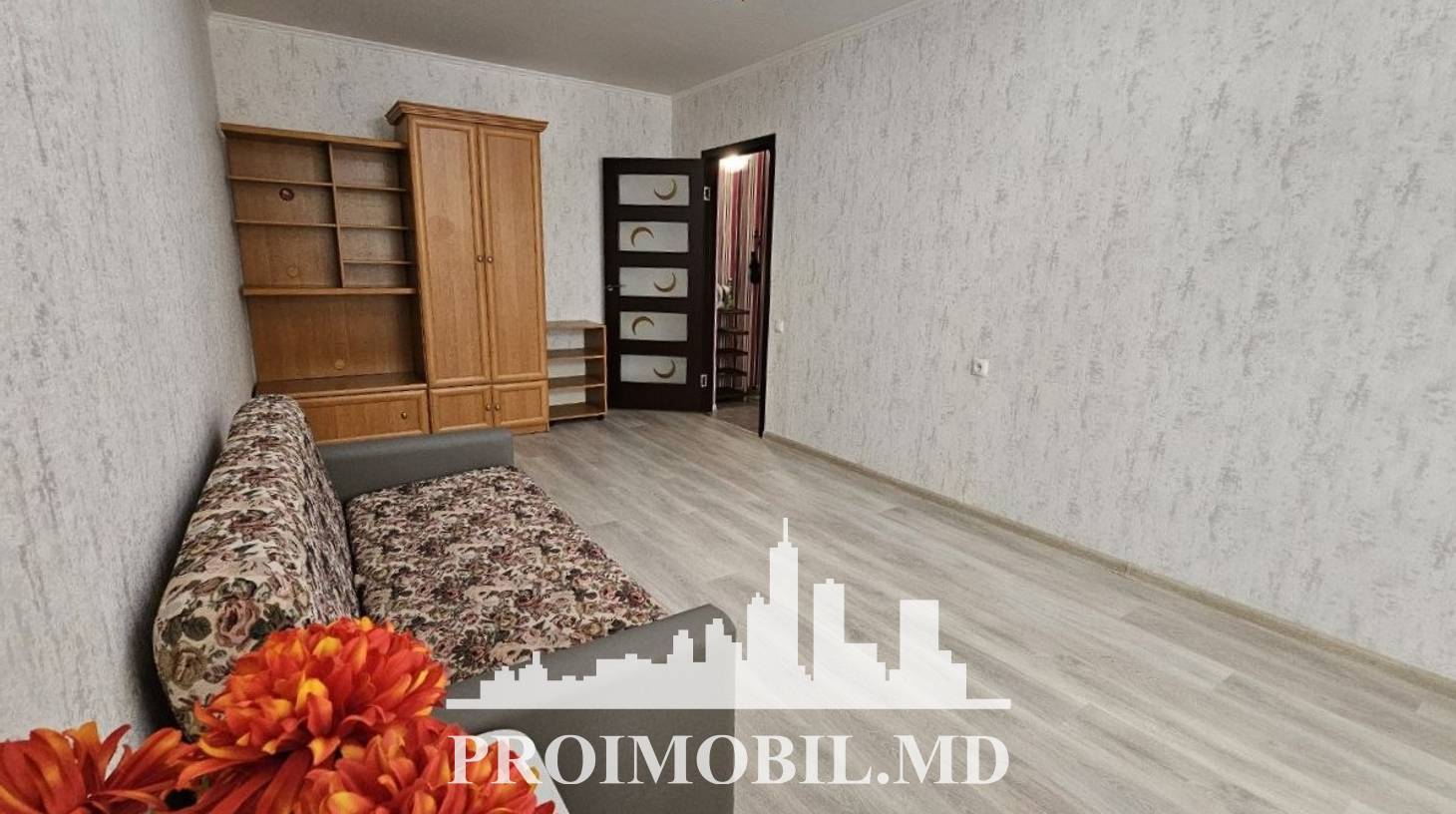 https://images.proimobil.md/yFHJ3hEEAmM7kbadRf_DpKIjnkLZj6K8TuqoYpgw3Hw/watermark:0.75:so:0:30:0.39/resize:fill:1460:816:1/gravity:ce/bG9jYWw6Ly8vZXN0YXRlL2xyLzczYjQ3YmM1LWYwODYtNDZlZi05NjY5LTE5MGI4NjRlZWMyMS5qcGVn