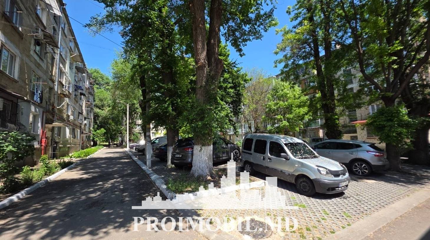 https://images.proimobil.md/yGqJgWQFTtX-2c4Epd8FlSuEcL9vKNDeirKlsvFAJ84/watermark:0.75:so:0:30:0.39/resize:fill:1460:816:1/gravity:ce/bG9jYWw6Ly8vZXN0YXRlL2xyLzNjNWJkYjc5LTFkYTQtNDFlMS04ZTVkLTk1OTI5ZTU2NDZiNC5qcGVn