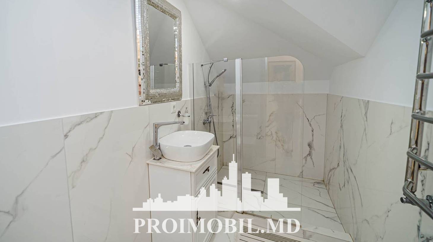 https://images.proimobil.md/yL2rSk5dyucwvLEBOm2yDnS6RJbJ0cM0mAliSyCiQtA/watermark:0.75:so:0:30:0.39/resize:fill:1460:816:1/gravity:ce/bG9jYWw6Ly8vZXN0YXRlL2xyLzU5NzQyMjY5LTUwMzAtNGRiMi1iYjAwLTE5YTU1ZDM1NmE4NC5qcGVn