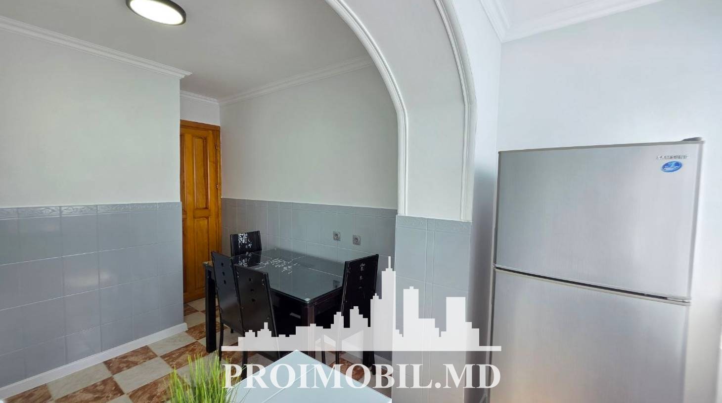 https://images.proimobil.md/yLS2YuAO5_MpfY27SKKBp1scOPisUkRf_-Mvjt8uGnY/watermark:0.75:so:0:30:0.39/resize:fill:1460:816:1/gravity:ce/bG9jYWw6Ly8vZXN0YXRlL2xyLzliZWZlZjMwLWQ5NDItNDAzMi05MWJjLTQ4YmU4MTYxMmI0My5qcGVn