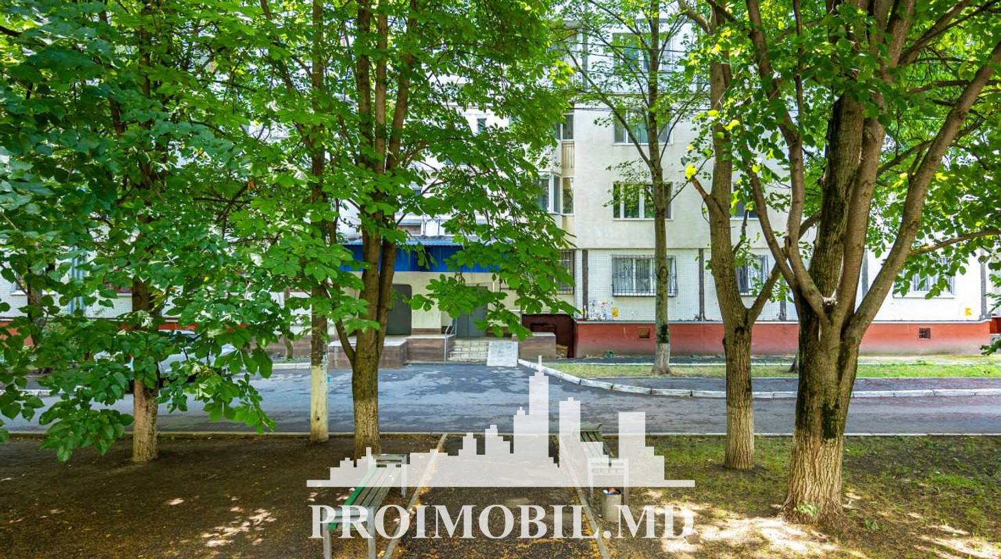 https://images.proimobil.md/yLl2uUv9D7wBii00kq7MPSpdrxadT6DhyGcAnsm6s8s/watermark:0.75:so:0:30:0.39/resize:fill:1460:816:1/gravity:ce/bG9jYWw6Ly8vZXN0YXRlL2xyL2FiZGFmMzg0LTEyNDktNDk0Yi1hNTg0LTM0MzE1NTM4ZDJlOC5qcGVn