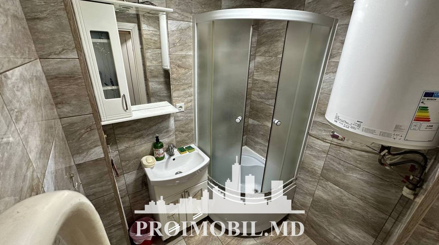 https://images.proimobil.md/yNByvawoZ1wGKPDdpF41UQ_n-_0s-WWALJio3a85Cv4/watermark:0.75:so:0:30:0.39/resize:fill:1460:816:1/gravity:ce/bG9jYWw6Ly8vZXN0YXRlL2xyLzA1ZWY2Y2JkLWQ5N2MtNGE4My1hZGNjLTk4YzNmZmI0MGM4ZC5qcGVn