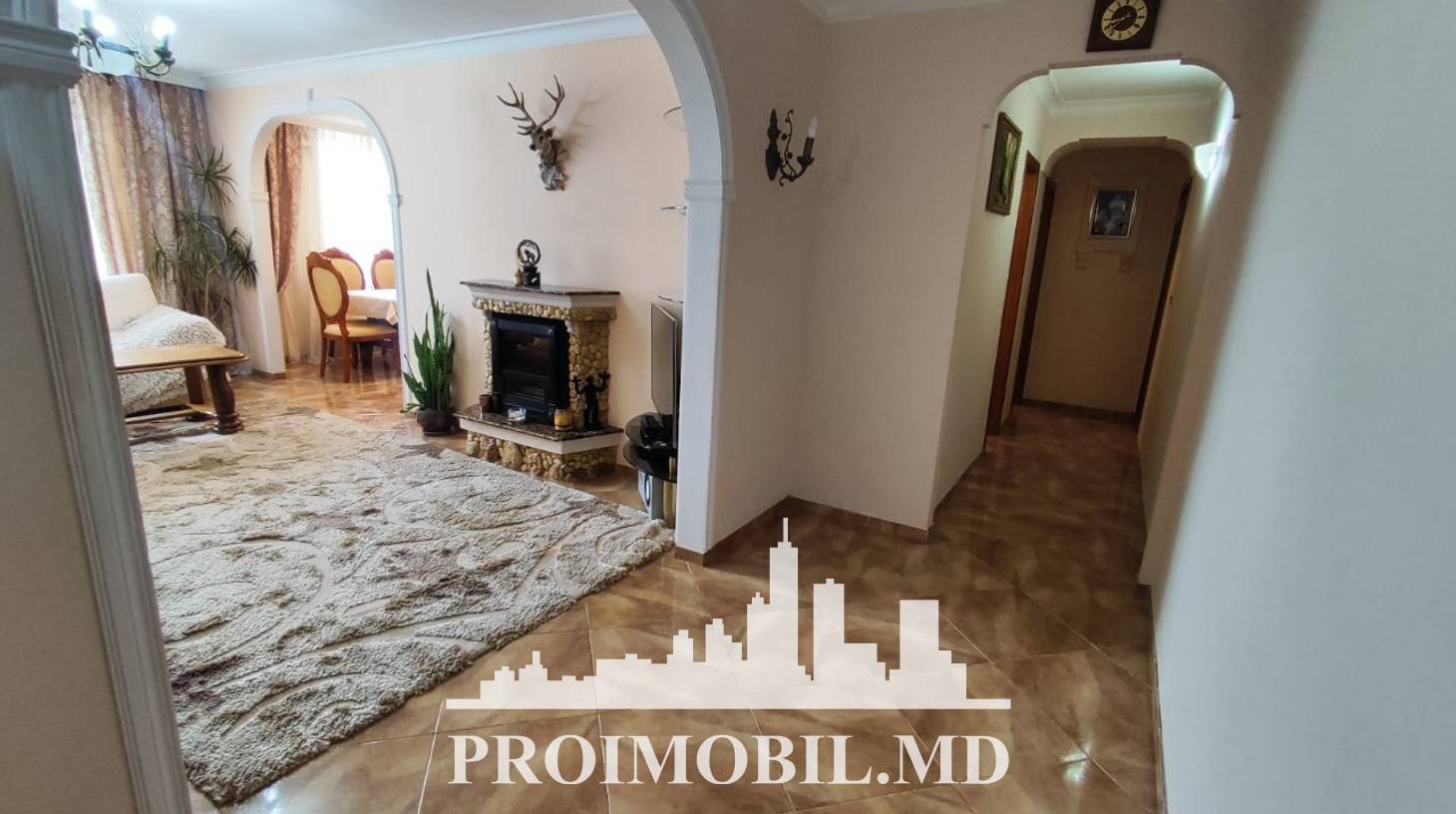 https://images.proimobil.md/yRToq_-azGB3D5yN6rZb1zrwVitQPmarJ8oyarfXzVE/watermark:0.75:so:0:30:0.39/resize:fill:1460:816:1/gravity:ce/bG9jYWw6Ly8vZXN0YXRlL2xyLzBhOTBlMmIxLThlZDYtNDkxMC1iOTRhLTE4NWRmMzM5YzZiYi5qcGVn