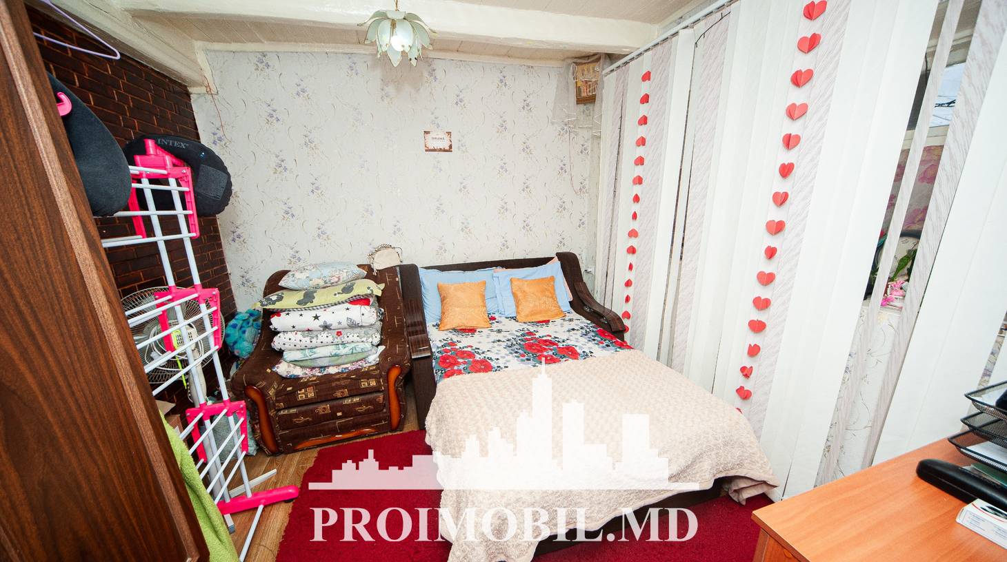 https://images.proimobil.md/yS6lXDJZwaxRUQ_kA_nzg_tdUst_yv66pTZLPYWH1qQ/watermark:0.75:so:0:30:0.39/resize:fill:1460:816:1/gravity:ce/bG9jYWw6Ly8vZXN0YXRlL2xyLzhmYTVkNDljLTllNTctNDQ5Mi05MTFkLWMzMGI2MGU1NDdhZi5qcGVn