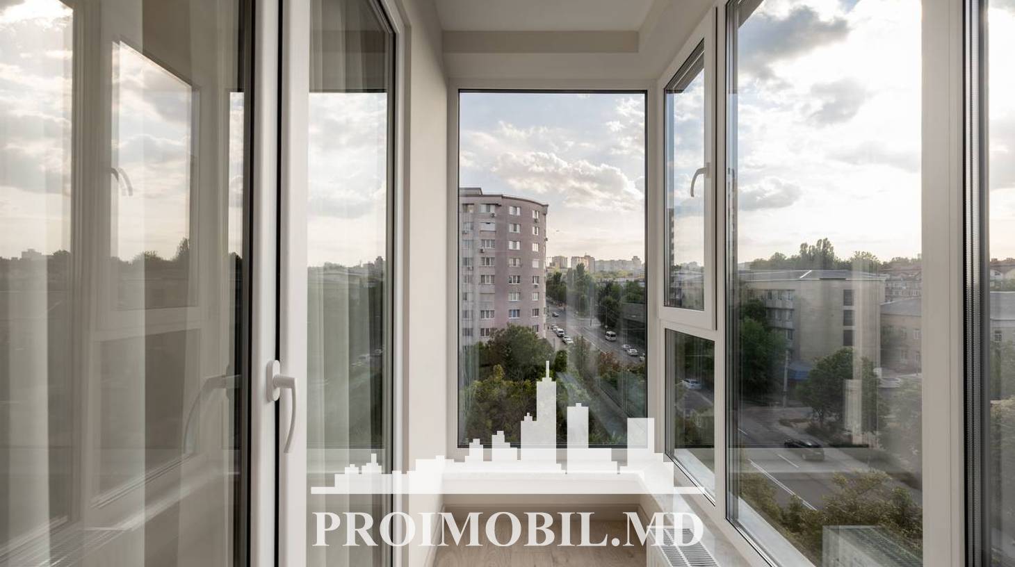 https://images.proimobil.md/ySBZ1SnM_VkCNOFoGuG4GcvtQbwx8cjWUlp2gKP8UQg/watermark:0.75:so:0:30:0.39/resize:fill:1460:816:1/gravity:ce/bG9jYWw6Ly8vZXN0YXRlL2xyLzA2ZWFkNjY4LWEzZDMtNGM2NC1iMzlmLTFhNGEyYWI4ZjIxZC5qcGVn