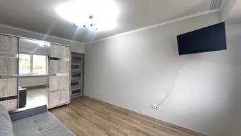 https://images.proimobil.md/yUM5Zg57J6M3DC1IxAw6UxFWgdfZCXCQVly0xHFdA5o/resize:fill:350:198:1/gravity:ce/bG9jYWw6Ly8vZXN0YXRlL2xyL2UxNjE5ZmQyLTBkMWQtNDFlOS05NzE5LWJkNDM2ZTcyZjI2MC5qcGVn