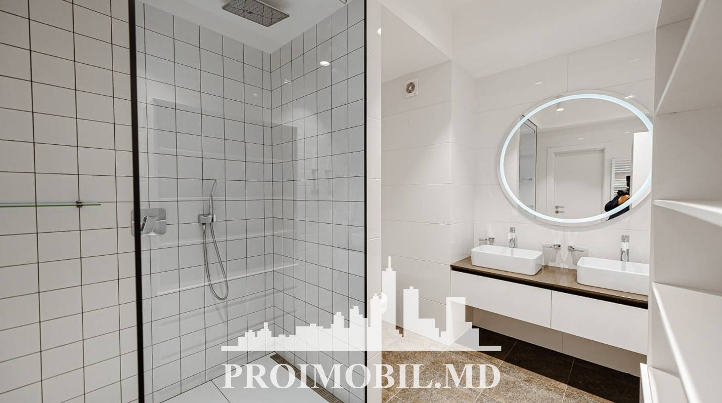 https://images.proimobil.md/yUVLZQyRTKA5EITDo0WgGip3zBonlw3jokgr0Jv-p0E/watermark:0.75:so:0:30:0.39/resize:fill:1460:816:1/gravity:ce/bG9jYWw6Ly8vZXN0YXRlL2xyLzk3NzdjZmI1LWY5MGItNDMzYy1hOGU3LTI2ZDEzYWJkOTljOS5qcGVn