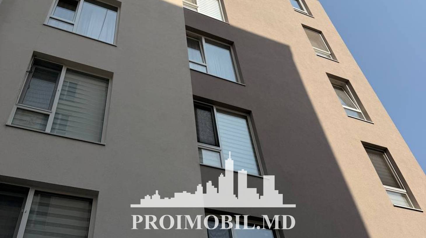 https://images.proimobil.md/yUnUy7aZ7N6QVemyvWSEdprYNnhG5g0qcDbYG3RNoUU/watermark:0.75:so:0:30:0.39/resize:fill:1460:816:1/gravity:ce/bG9jYWw6Ly8vZXN0YXRlL2xyLzMwOGZlNTE5LWY1YzktNGE1Ni05ZGFiLTg4Yzg2NWQwNzkzOS5qcGVn