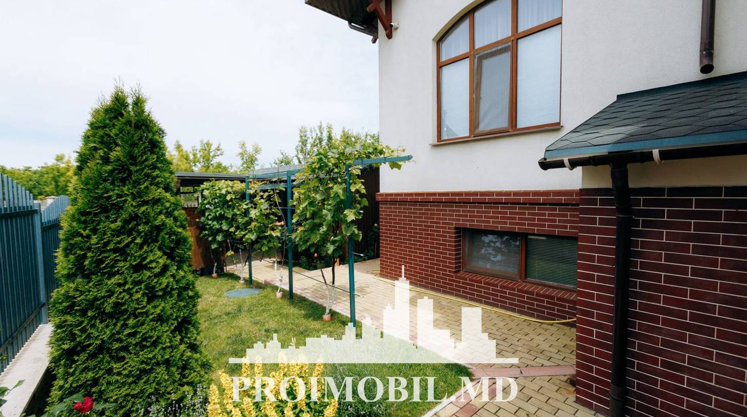 https://images.proimobil.md/yVngJ310m4JhW3jFUmf9Z12EudYmlQoODiosmcxrB6I/watermark:0.75:so:0:30:0.39/resize:fill:1460:816:1/gravity:ce/bG9jYWw6Ly8vZXN0YXRlL2xyLzQ0MDk4ZWQxLTcxMjMtNDMxNC04ZGUyLWY0M2Y1OWQ4MTI1Mi5qcGVn