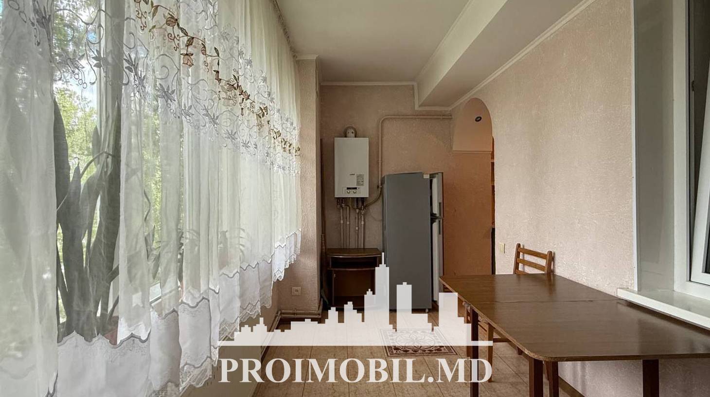 https://images.proimobil.md/yZX1FTbhdo_PK5fEn8MtK4nr9_J7v8HZDpBQLFSeeFo/watermark:0.75:so:0:30:0.39/resize:fill:1460:816:1/gravity:ce/bG9jYWw6Ly8vZXN0YXRlL2xyL2ViOTJkYTI0LTEwNDUtNDk2OS1iNjBmLWMyOTg3ODU5Y2FjYi5qcGVn