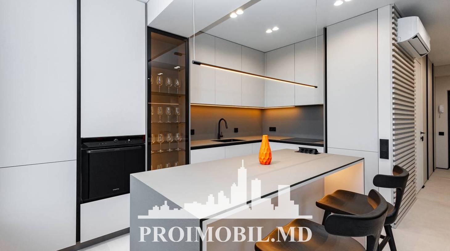 https://images.proimobil.md/y_8SAysyc0iec6T2niCojmFLA8WTs68rzcrdYS7uMK8/watermark:0.75:so:0:30:0.39/resize:fill:1460:816:1/gravity:ce/bG9jYWw6Ly8vZXN0YXRlL2xyLzNkODhkM2NiLThlNzYtNGQzYi04Yjk4LTExMjliZmQyZGVmNy5qcGVn