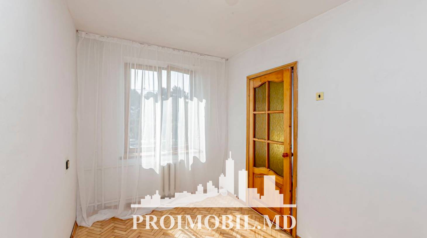 https://images.proimobil.md/ya5wWSU4Uo6leZy-HMSLTOxRaz3eCOtrtoh-oqHUtf0/watermark:0.75:so:0:30:0.39/resize:fill:1460:816:1/gravity:ce/bG9jYWw6Ly8vZXN0YXRlL2xyLzQ1ODdhYWRkLWFjODMtNGRjNC05OTNmLTU1OTdkMzBmNTA4OS5qcGVn