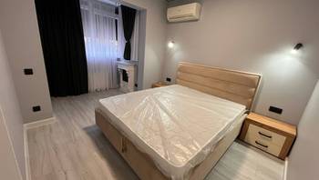 https://images.proimobil.md/ybDvjfifOn8kcDFRiF2h2tdirbi0zNnroHA84a__KVc/resize:fill:350:198:1/gravity:ce/bG9jYWw6Ly8vZXN0YXRlL2xyLzYwZWNjNGVlLWNkODktNGE2Mi05ZTA2LTQ3YjMwMzJlOTJhNC5qcGVn