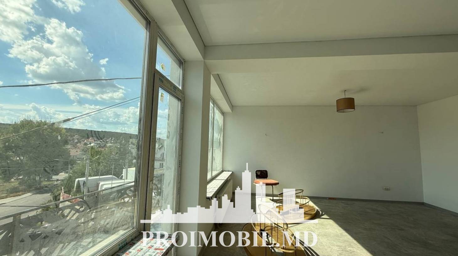 https://images.proimobil.md/ygFlYAU8QE4y-rn7LQk88dgFRQiE30ukPtZaHayUY8I/watermark:0.75:so:0:30:0.39/resize:fill:1460:816:1/gravity:ce/bG9jYWw6Ly8vZXN0YXRlL2xyLzk3YjA5ZTQ2LTVmNTAtNDBkYS1iMmVlLWEzMjkyOTAwNGM3Yi5qcGVn