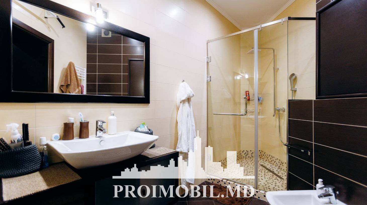 https://images.proimobil.md/ygFv0khx_48TU3_Hu-zsf_5ZvcND9YKujNxrwsvnAKY/watermark:0.75:so:0:30:0.39/resize:fill:1460:816:1/gravity:ce/bG9jYWw6Ly8vZXN0YXRlL2xyLzVmYzRmMDI1LTc0MWQtNDc0Yy05NDIxLTFkMjBkOTVjZjE2Yi5qcGVn