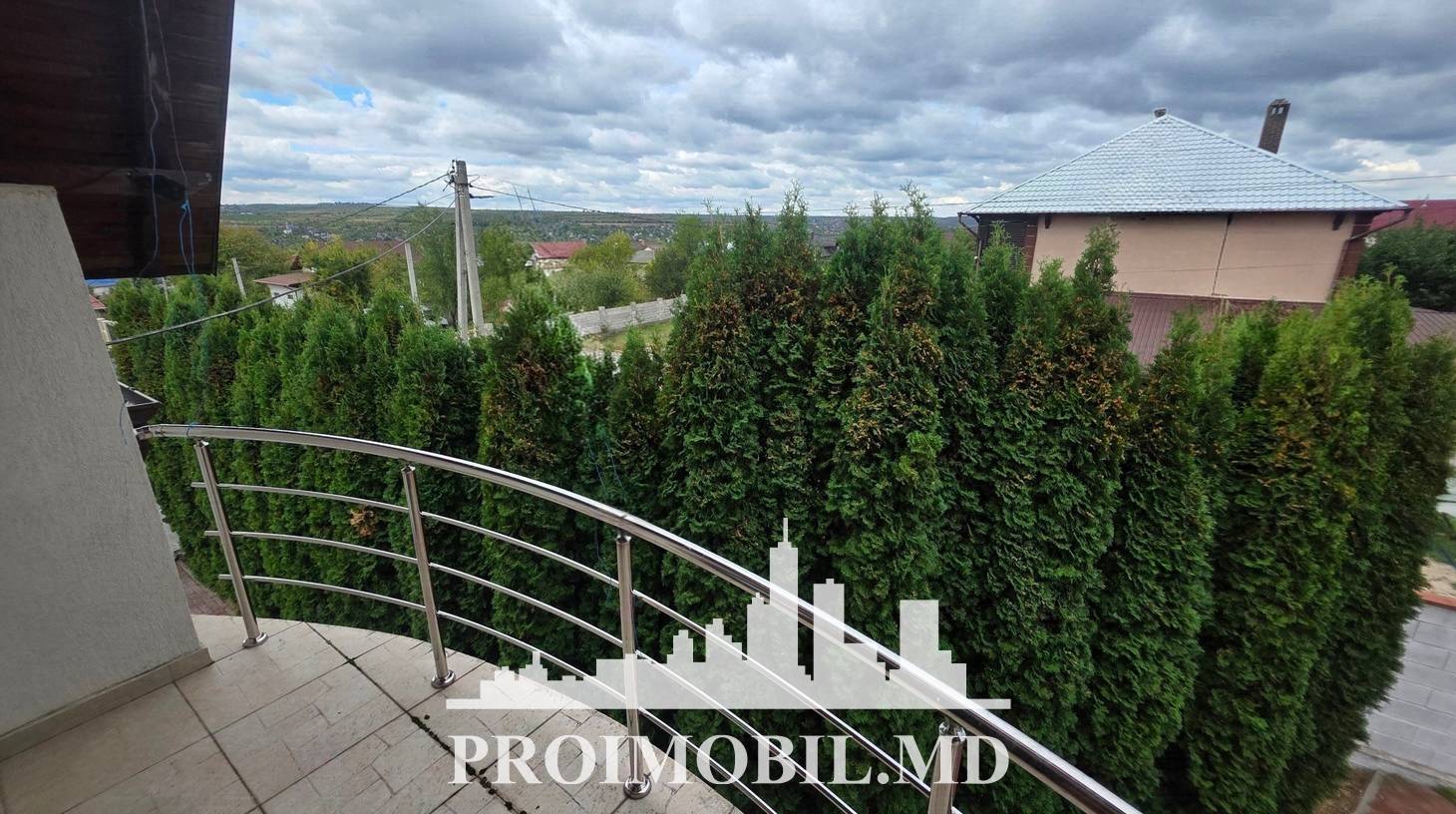 https://images.proimobil.md/yicjCVlGcCe4AcytEJFrxZ14g-RNv7SH-RRavj8Ii4A/watermark:0.75:so:0:30:0.39/resize:fill:1460:816:1/gravity:ce/bG9jYWw6Ly8vZXN0YXRlL2xyL2VkNjQ5YTQ3LWM2NzQtNGMwYS1iYjZjLWZjYTVlMDY5YmZhZC5qcGVn