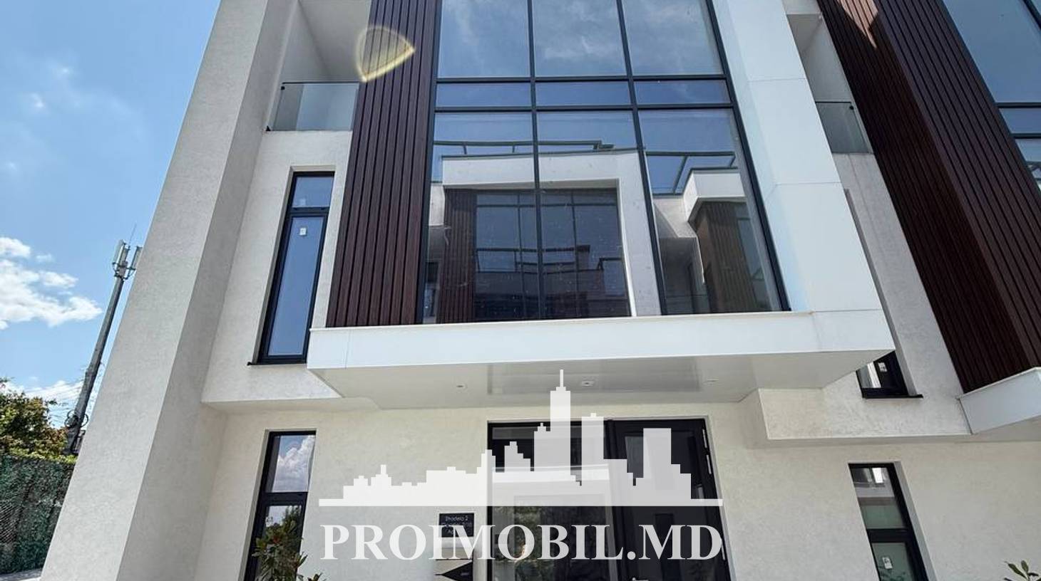 https://images.proimobil.md/yj5oPxzJHfI8hj0OyZHmlcUeabOPPDd0y6991Grqo5M/watermark:0.75:so:0:30:0.39/resize:fill:1460:816:1/gravity:ce/bG9jYWw6Ly8vZXN0YXRlL2xyL2M1ZmUwY2U0LTRjZTQtNGViMS05OGQzLWZiMDQ5ZDFkMWMyZS5qcGVn