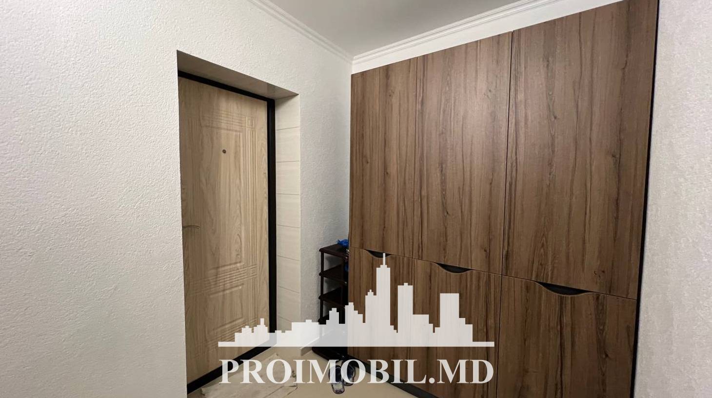 https://images.proimobil.md/yklKG3tt5lScC26oWY5qG0g7B691zEBQrLW3J_UHxfs/watermark:0.75:so:0:30:0.39/resize:fill:1460:816:1/gravity:ce/bG9jYWw6Ly8vZXN0YXRlL2xyLzE2NzM2NzlhLTQ2ZjYtNGRjYi1hMWQ5LTJjODI1Yjc3MGM5ZC5qcGVn