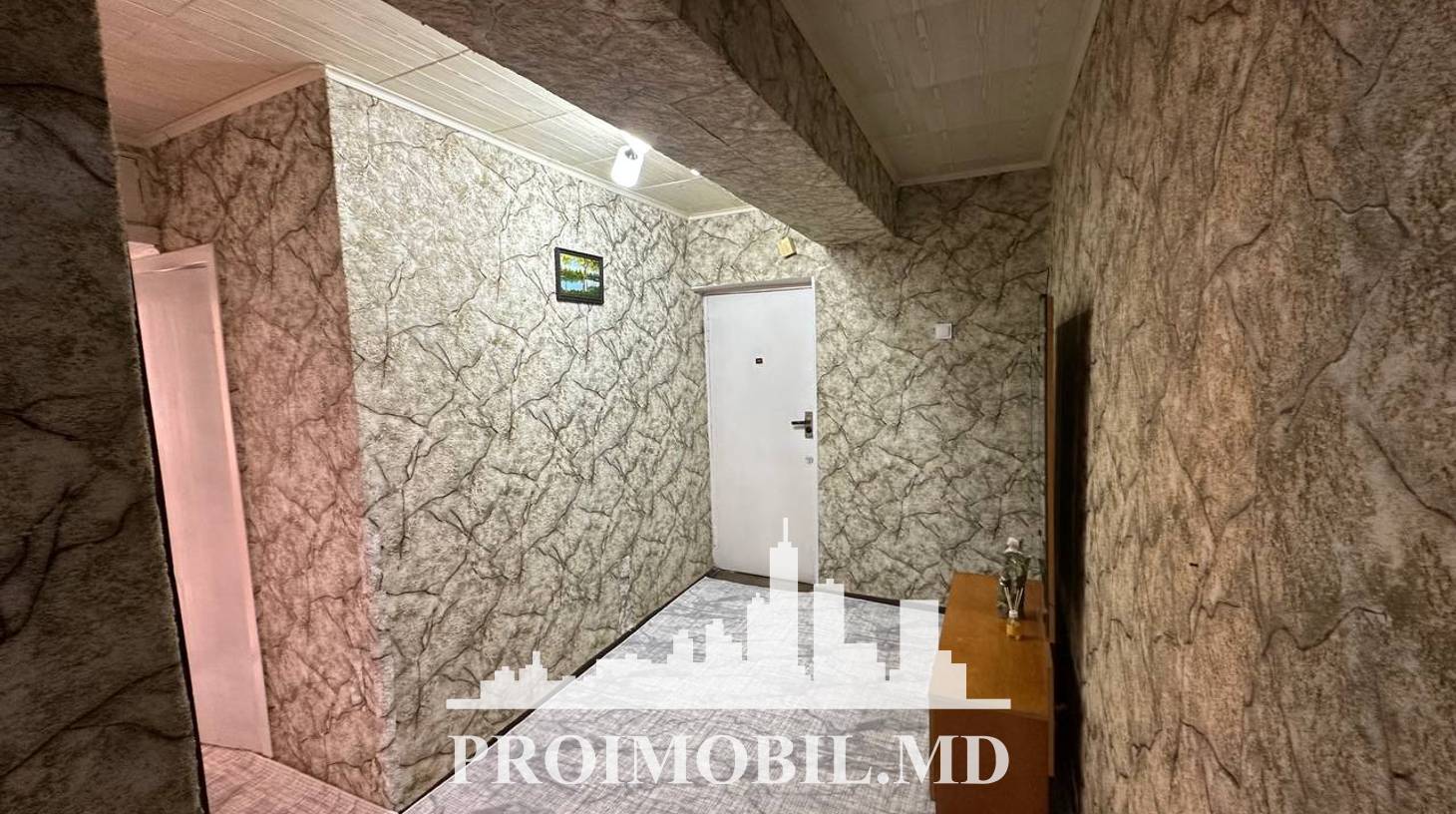 https://images.proimobil.md/ylfnwvXKYmFSE7eauS2h6aPXgNAlu12y-QJkXxJtUYY/watermark:0.75:so:0:30:0.39/resize:fill:1460:816:1/gravity:ce/bG9jYWw6Ly8vZXN0YXRlL2xyLzE4YWVkODU1LTkyMzEtNGJhNC04N2ZkLTUxOTg5ODg2NjA1My5qcGVn