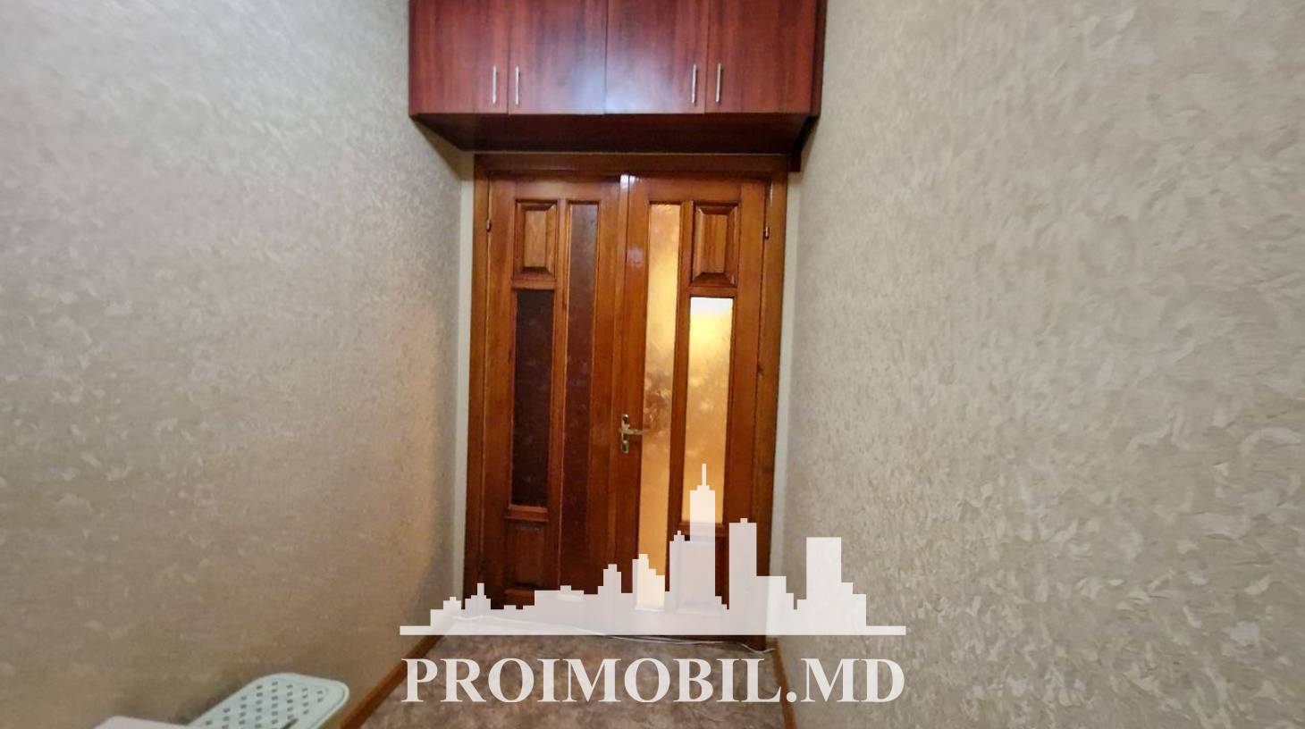 https://images.proimobil.md/ymYTqA-9HHBws9v2mYFakqyn3MyqdhV_gDqn5Ig96cA/watermark:0.75:so:0:30:0.39/resize:fill:1460:816:1/gravity:ce/bG9jYWw6Ly8vZXN0YXRlL2xyLzMyM2I3Y2Q3LWJlNDktNDdlOC1hZThjLTY3ODg4N2UyNTllMy5qcGVn