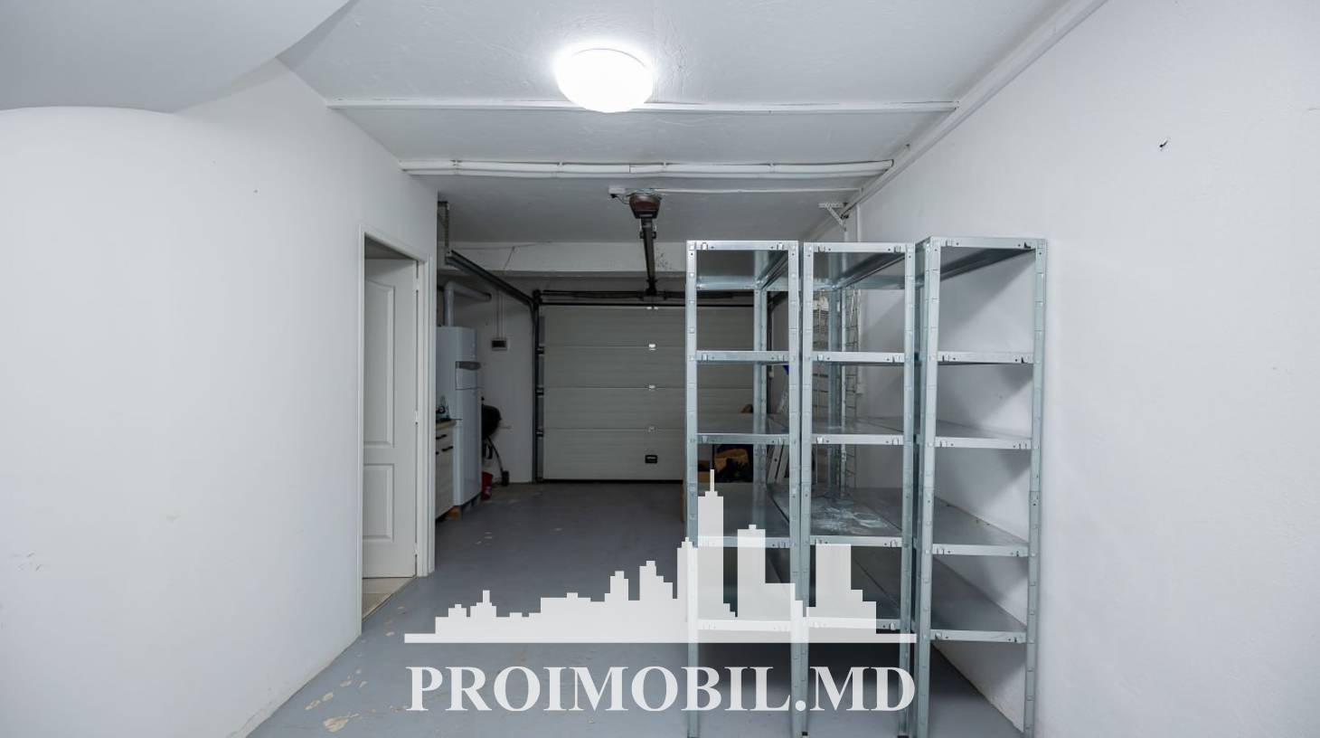 https://images.proimobil.md/ynBAHmfqH7Z7NIvOjA0fYiI23QkVPRMuutenheGOiVo/watermark:0.75:so:0:30:0.39/resize:fill:1460:816:1/gravity:ce/bG9jYWw6Ly8vZXN0YXRlL2xyLzhiYjJkNzlkLTg0N2ItNDVkOS04NmMzLTRkZmIzMmRiMDk1Zi5qcGVn