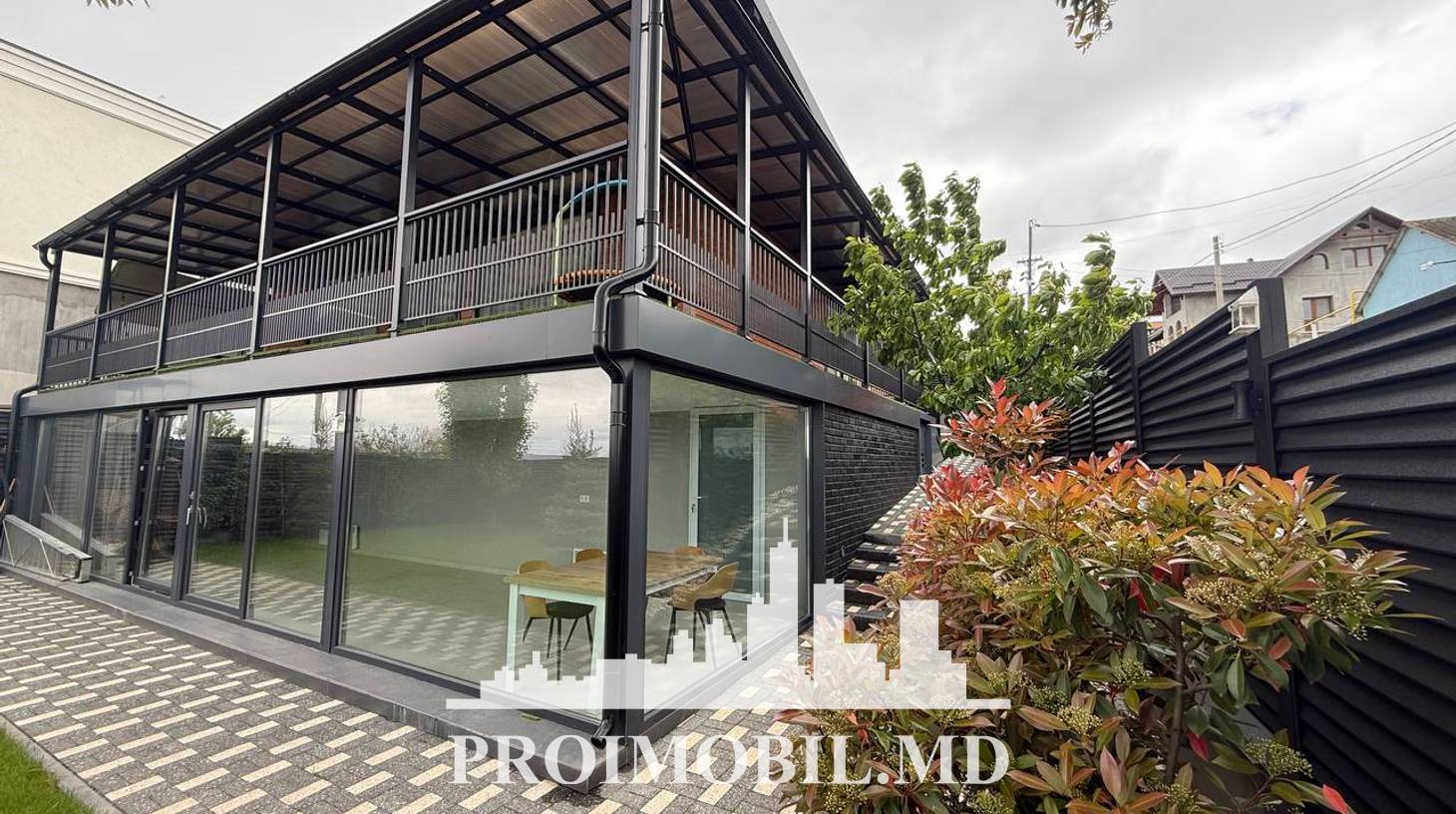 https://images.proimobil.md/yoAbmt_-yCXKQXZiS56fWr3rQeU6zPiaAR1N7uTTlB4/watermark:0.75:so:0:30:0.39/resize:fill:1460:816:1/gravity:ce/bG9jYWw6Ly8vZXN0YXRlL2xyLzQyMGEzYzUzLTEzNmUtNDljNS1hNTJkLTE0MDMxMWY2MmM4Yi5qcGVn
