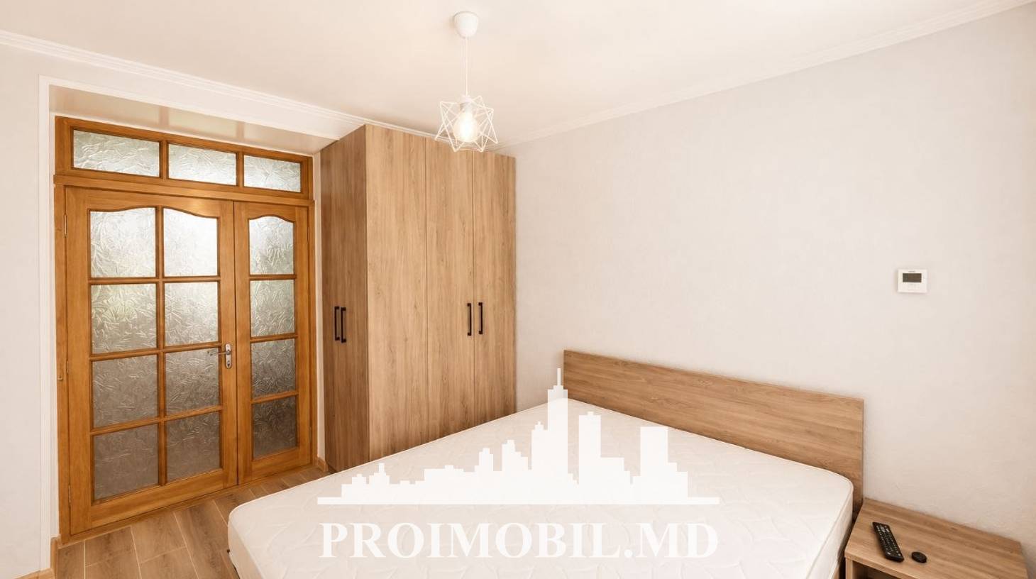 https://images.proimobil.md/yoOrf8RsUUVv-5EOZYIhq7a67IyZz7UeN3hXKjCgxWY/watermark:0.75:so:0:30:0.39/resize:fill:1460:816:1/gravity:ce/bG9jYWw6Ly8vZXN0YXRlL2xyLzdmZWRhODE3LTAxY2QtNDRlMy05NzhkLTNlOTA4Njg2MTA3My5qcGVn