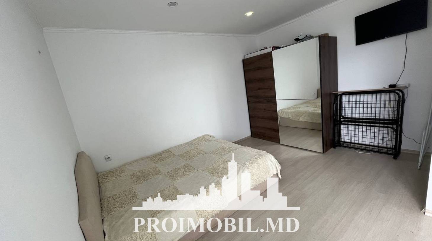 https://images.proimobil.md/yqjsz9g7-qEOl425NVq4sUny-mG60jcIhMotxnw8dME/watermark:0.75:so:0:30:0.39/resize:fill:1460:816:1/gravity:ce/bG9jYWw6Ly8vZXN0YXRlL2xyLzM0ZWYzYzQ2LWEzMDEtNGE3Yy1hOTBhLWM5ZmQ1NWYwN2JkZC5qcGVn
