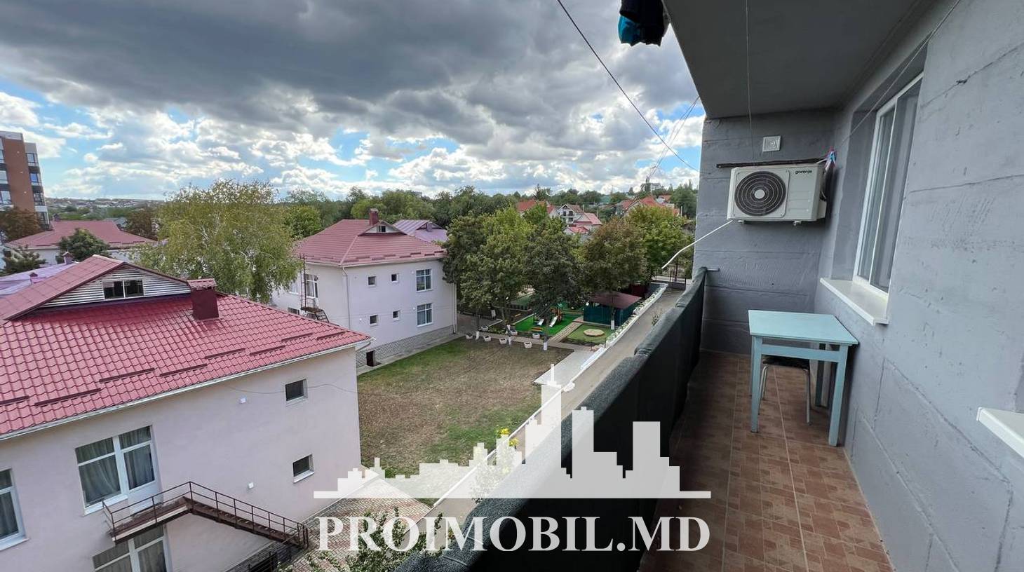https://images.proimobil.md/yrLy0OVaJK6Jve7ed7XagB6R6nK6tYfkw6OC5Q4awH4/watermark:0.75:so:0:30:0.39/resize:fill:1460:816:1/gravity:ce/bG9jYWw6Ly8vZXN0YXRlL2xyL2ExMzgyMzE3LTcwYWItNDllNi1hYzE3LTVmNmEyNDJlOTUzYy5qcGVn