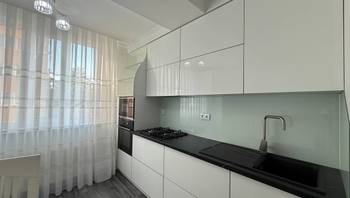 https://images.proimobil.md/yrMZeJZ4LnKiEtbPl-pU5fur3BvNNxserMPLhLoYzo4/resize:fill:350:198:1/gravity:ce/bG9jYWw6Ly8vZXN0YXRlL2xyLzBiNmFhZjZkLTEzNTEtNGQwNS1iZTRkLTgzOWMwZTY5YjFjYS5qcGVn