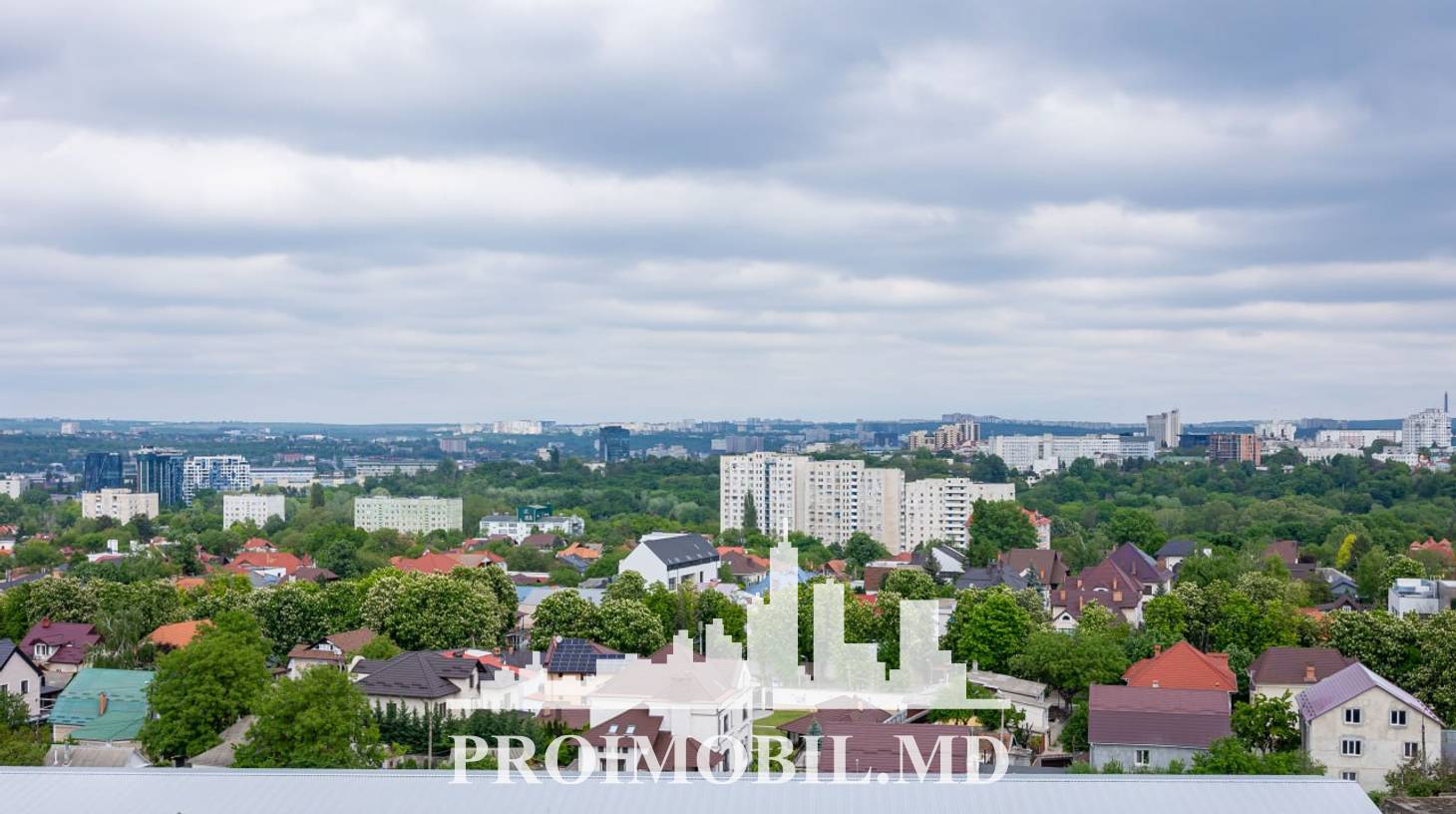 https://images.proimobil.md/ys4lAfBTDbRtHzA7BRLldLllfrta2YPddD6TRBkpr-4/watermark:0.75:so:0:30:0.39/resize:fill:1460:816:1/gravity:ce/bG9jYWw6Ly8vZXN0YXRlL2xyLzMxMTkwZTI4LWQ4YzMtNDVjYi1iMWYwLWE5Y2IzNDhjODU1Ny5qcGVn
