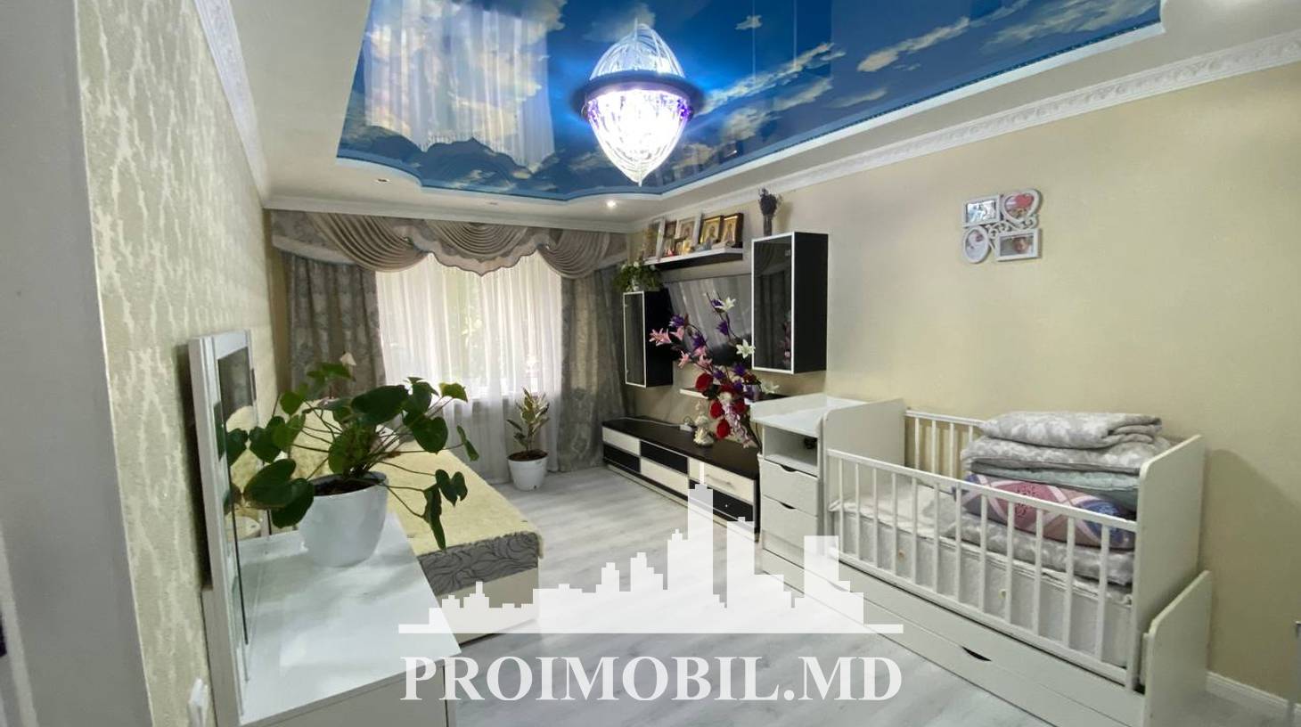https://images.proimobil.md/ysudsXbSa-_n8uTJ0eJWp2YBvvLXIOB-PKqo-4-4t6U/watermark:0.75:so:0:30:0.39/resize:fill:1460:816:1/gravity:ce/bG9jYWw6Ly8vZXN0YXRlL2xyLzhjOWFiMTdjLWNkYjUtNDNkYS1hMzgwLTk2MzcxMWJlZjU2Yi5qcGVn
