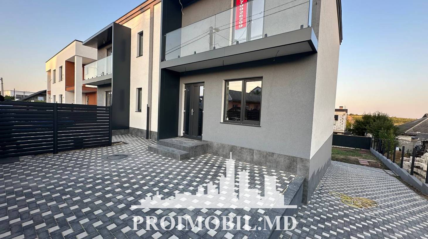 https://images.proimobil.md/yvbvvh68MM8QuU15yL8tkUh4RyRa6DuTkABX9Zt9B6k/watermark:0.75:so:0:30:0.39/resize:fill:1460:816:1/gravity:ce/bG9jYWw6Ly8vZXN0YXRlL2xyL2QwMGY0ZDYxLTRkMTMtNDFjYS1iYjA1LTk5ZThlNDFkYjkxZC5qcGVn