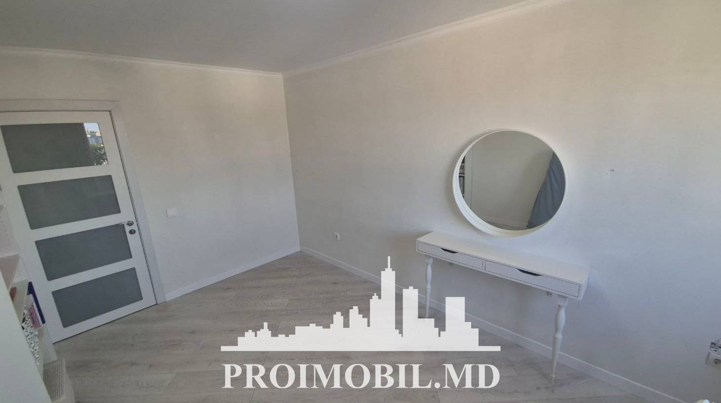 https://images.proimobil.md/yyhej87E2kjbxN3aa_FpThV7KYBtE6elfAys4Jt6-1Q/watermark:0.75:so:0:30:0.39/resize:fill:1460:816:1/gravity:ce/bG9jYWw6Ly8vZXN0YXRlL2xyLzY2OWYyMjhmLTYwMGEtNGYxZS1iMDYwLTkzNDYwOWQ5Mjk3ZC5qcGVn