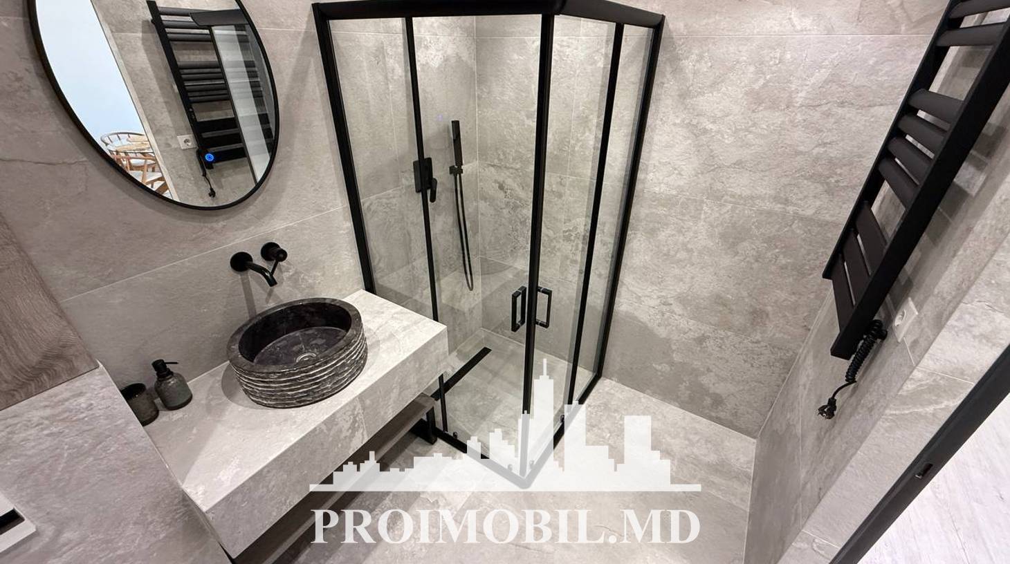 https://images.proimobil.md/z018ERK0HSEtDfD5DGW8GqxjmPynVvbBjOCGs6s3kkI/watermark:0.75:so:0:30:0.39/resize:fill:1460:816:1/gravity:ce/bG9jYWw6Ly8vZXN0YXRlL2xyLzBlYTMzM2VjLTg2NTQtNGRjOS04MmU2LWYzYmMxNWZlNTQzZi5qcGVn