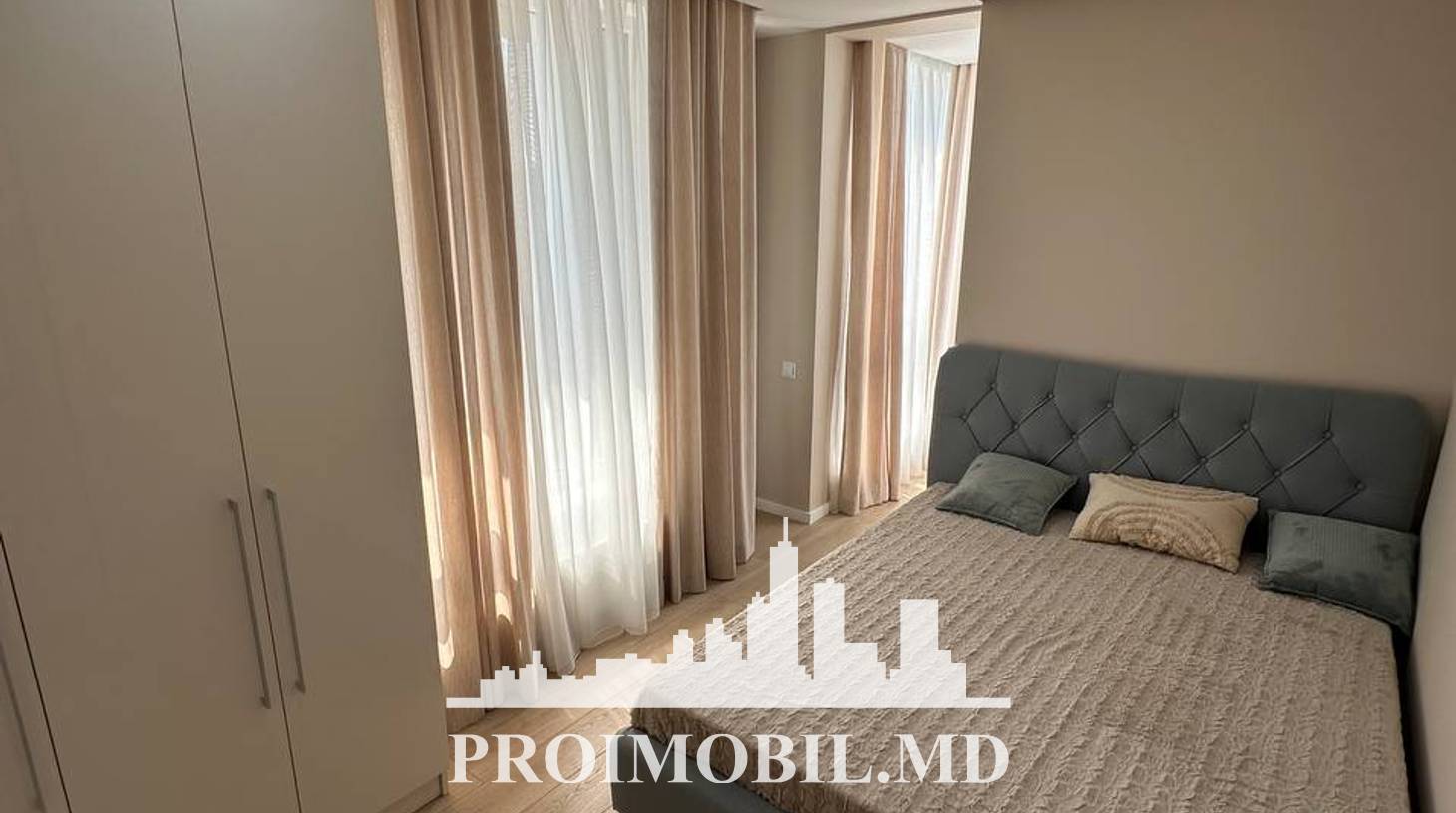 https://images.proimobil.md/z2X-RHFy0ZZwStlGrd1T3bR47iOME9ivEX0UREAhRpk/watermark:0.75:so:0:30:0.39/resize:fill:1460:816:1/gravity:ce/bG9jYWw6Ly8vZXN0YXRlL2xyLzY1YWU0MmY0LTg2YjQtNGY4Ny05Yzk3LWI3M2IwMjE3ODc0MC5qcGVn