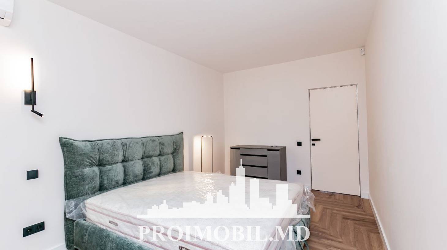 https://images.proimobil.md/z7Emfy8eAdHSST5LM-THyOEBwIHILj5VUR3zWG0cRug/watermark:0.75:so:0:30:0.39/resize:fill:1460:816:1/gravity:ce/bG9jYWw6Ly8vZXN0YXRlL2xyL2VmNDkwNmM1LTAwZTYtNGM0Yi05YmNiLTIwODc4ZWRkYzE5NC5qcGVn
