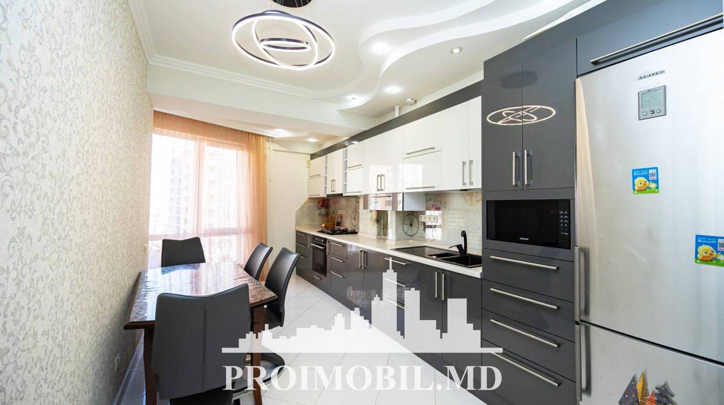https://images.proimobil.md/z8tblUWYUX73hQcJKGfgEy1Gullr4f3JDPrr5VJUKJc/watermark:0.75:so:0:30:0.39/resize:fill:1460:816:1/gravity:ce/bG9jYWw6Ly8vZXN0YXRlL2xyL2JkZTEzMDRkLTY2ZmItNDhiYi1iM2VlLWFjYmFjMDRkZWFlMC5qcGVn